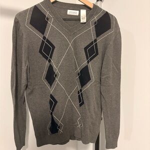 Claiborne V-Neck Sweater in Charcoal
